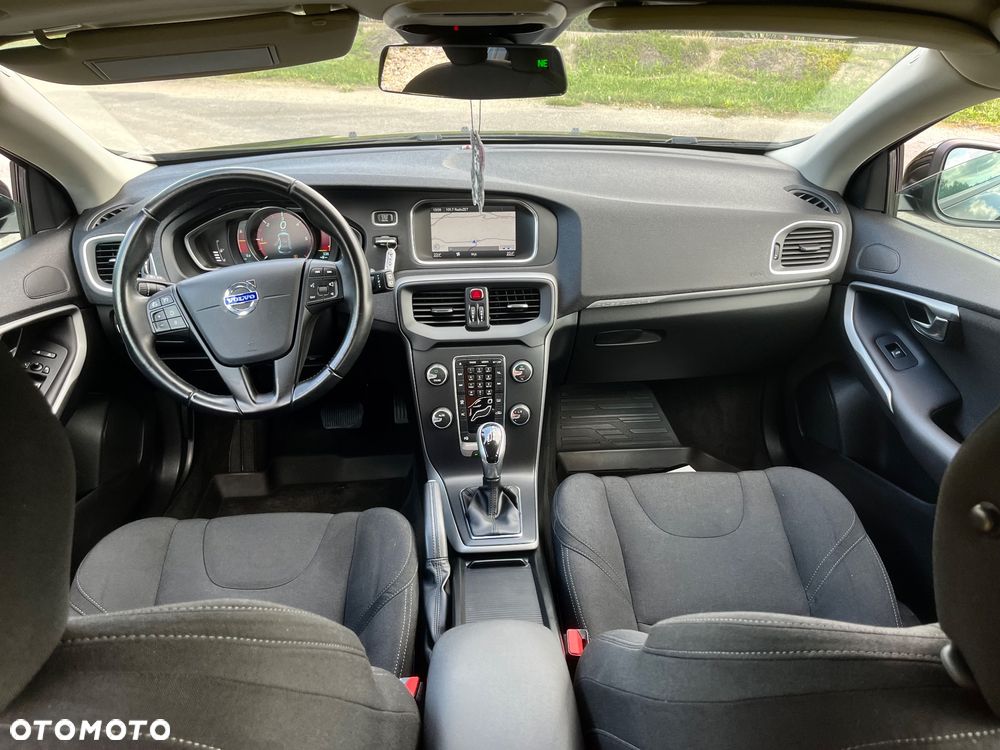 Volvo V40 Cross Country - 18