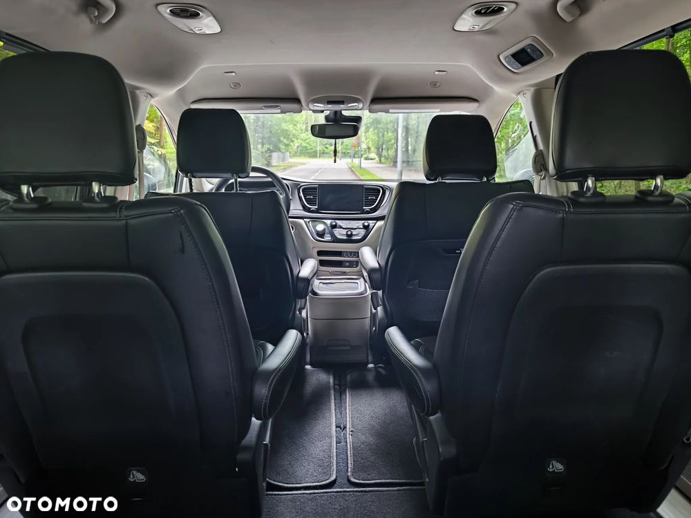 Chrysler Pacifica - 14