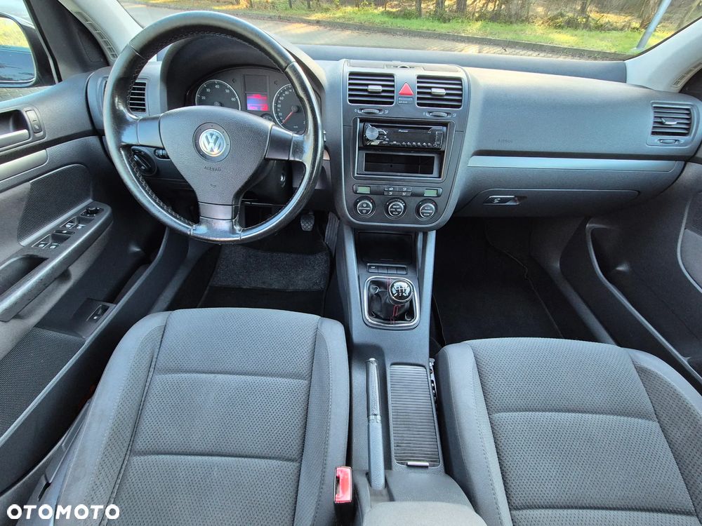 Volkswagen Golf 2.0 FSI Comfortline - 6