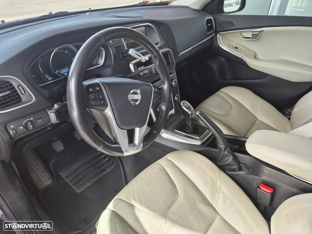 Volvo V40 D2 - 6
