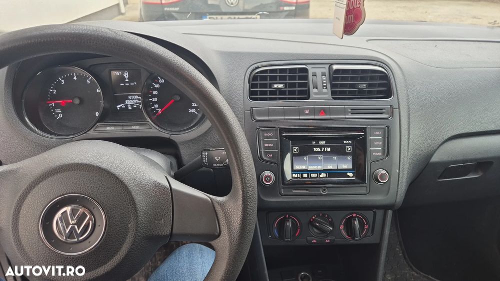 Volkswagen Polo - 7