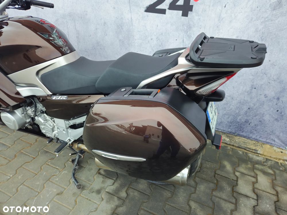 Yamaha FJR - 21
