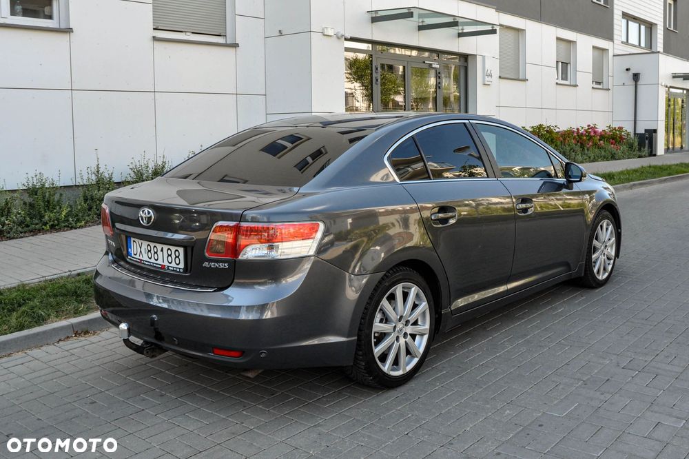Toyota Avensis - 4