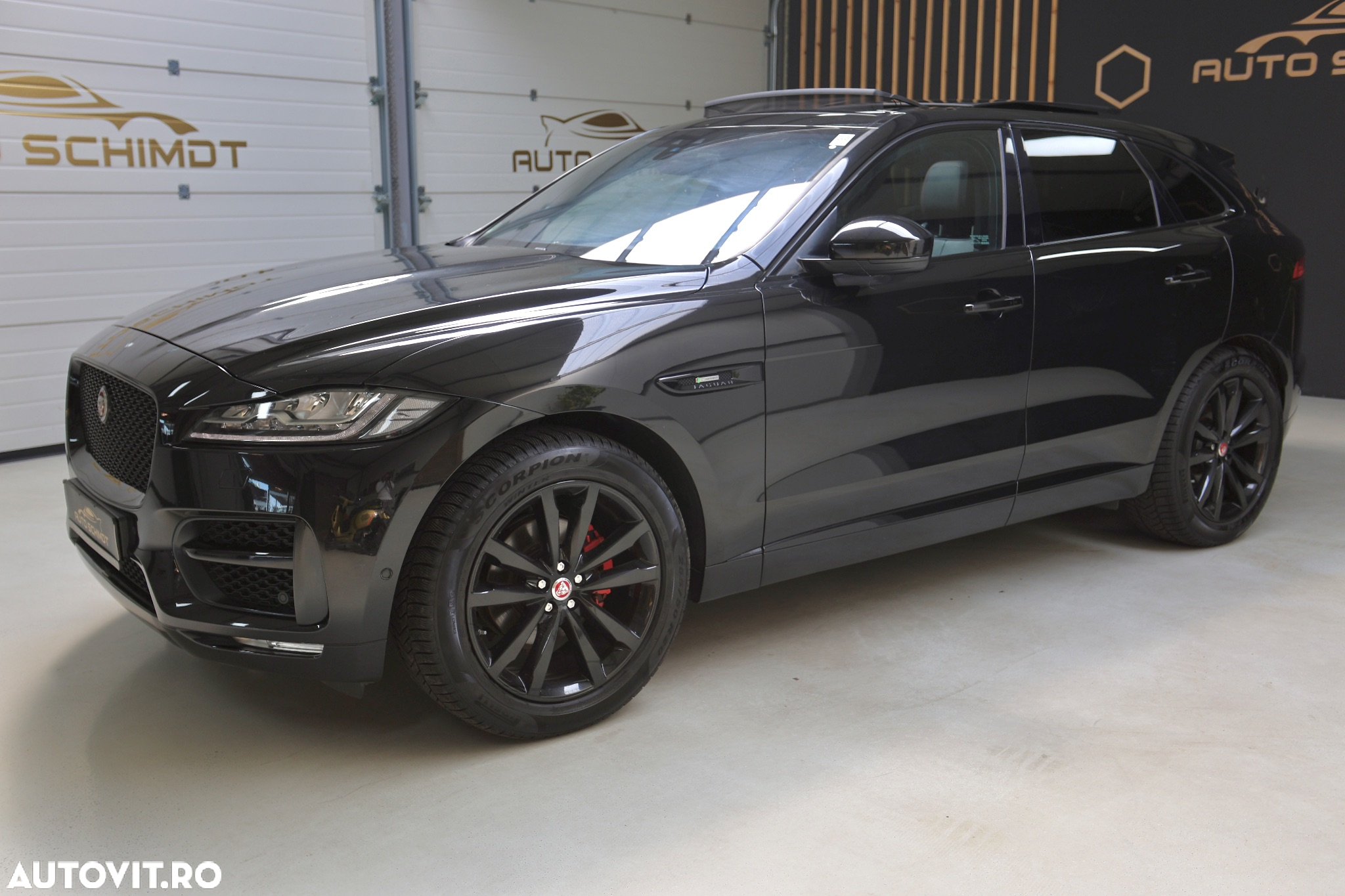 Jaguar F-Pace D165 AWD R-Dynamic S - 4