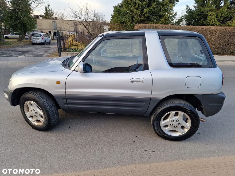 Toyota RAV4 2.0 Special - 11