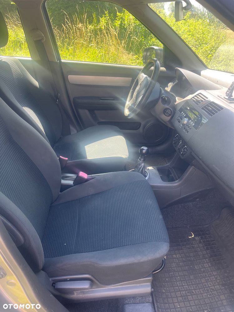 Suzuki Swift - 7