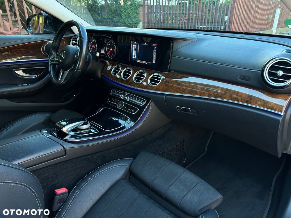 Mercedes-Benz Klasa E 220 d Avantgarde - 19