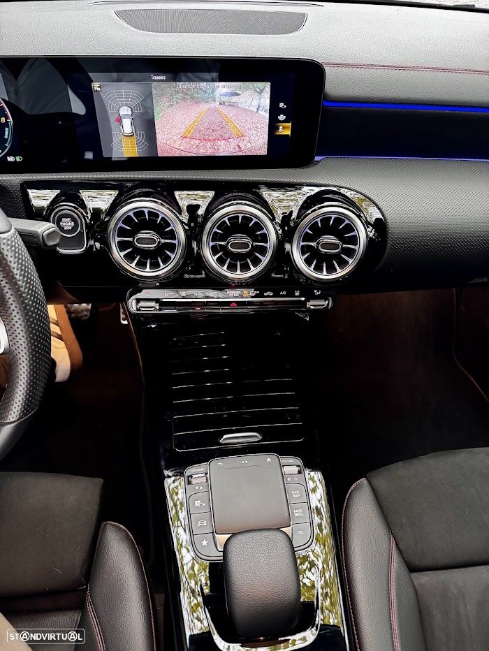 Mercedes-Benz CLA 250 e 8G-DCT AMG Line - 13