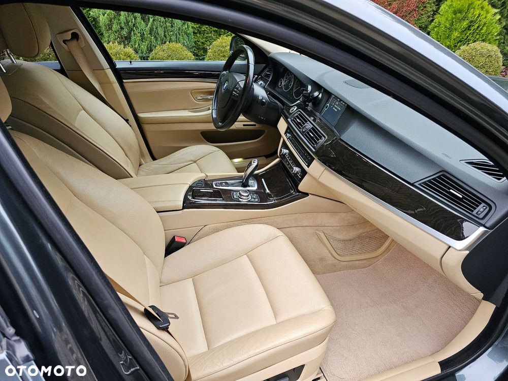 BMW Seria 5 528i - 14