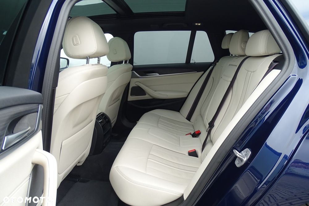 BMW Seria 5 520d M Sport sport - 23