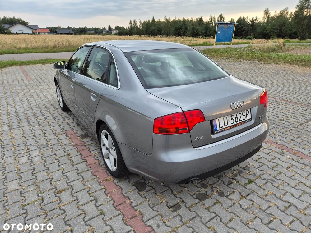 Audi A4 Limousine 1.8 T quattro - 11