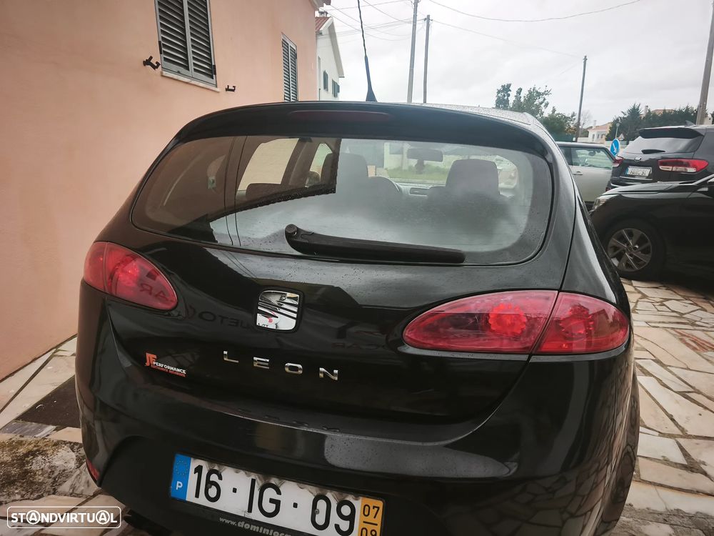 SEAT Leon 2.0 TDI DPF FR - 27