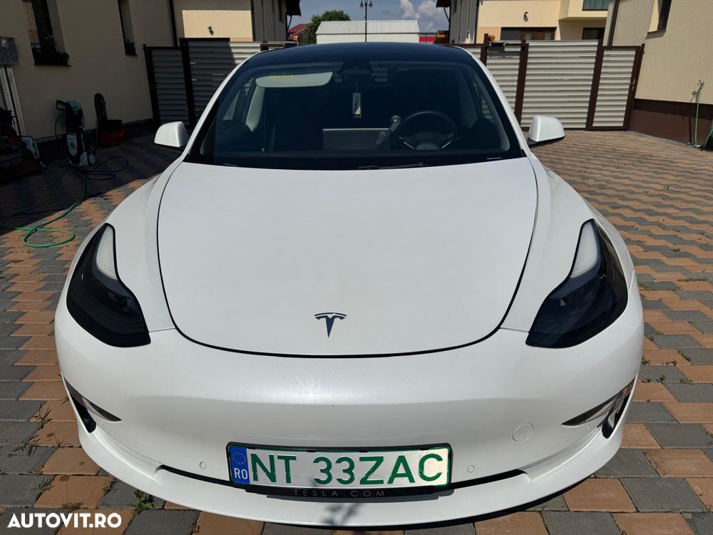 Tesla Model 3 - 2