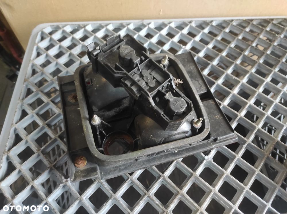 VW VENTO LAMPA TYLNA PRAWA W KLAPĘ CAŁA ORYGINALNA 1H5945108 1H5945259 WYSYŁKA !!!!!! - 3