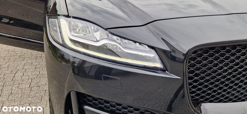 Jaguar F-Pace 20d AWD R-Sport Ingenium Edition - 26