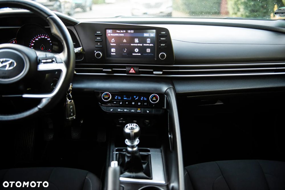 Hyundai Elantra 1.6 Smart - 33