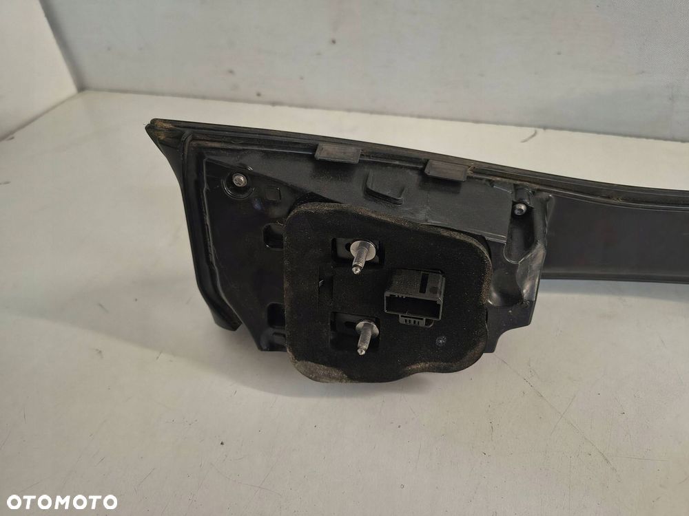 blenda klapy bagażnika vw id4 id.4 led eu - 8