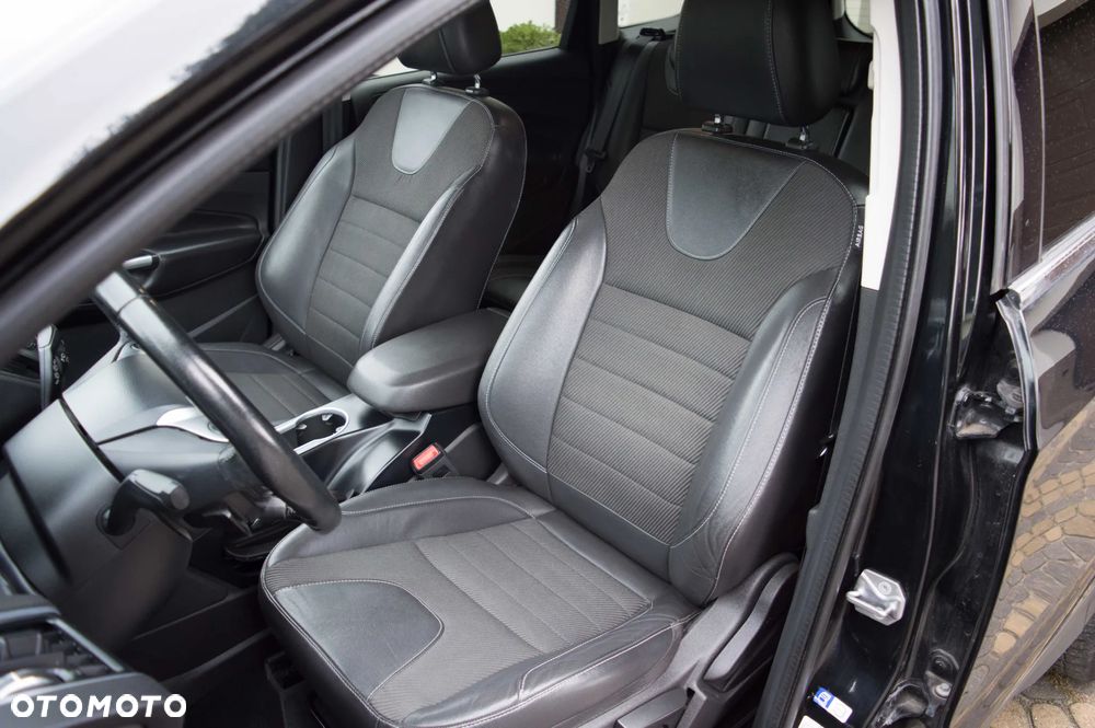 Ford Kuga 2.0 TDCi 2x4 Titanium - 16