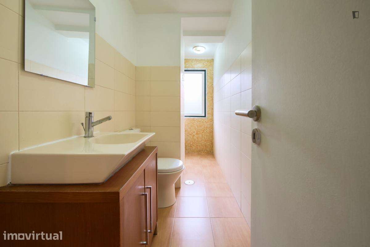 Quarto - localizado em São Bento Lisbon - Grande imagem: 2/28
