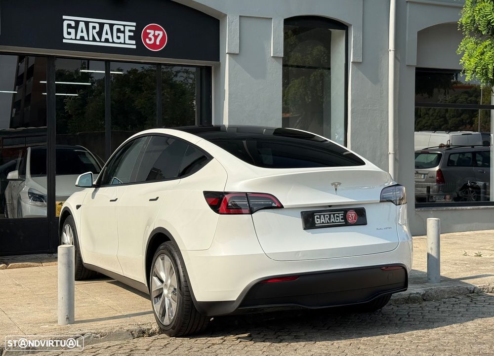Tesla Model Y Long Range Dual Motor AWD - 6