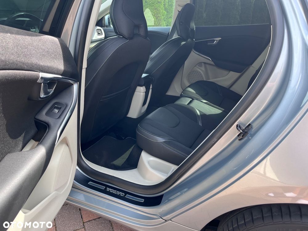 Volvo V40 D2 You - 19