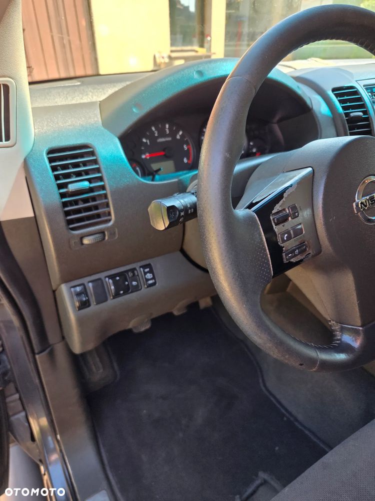Nissan Navara 2.5 D LE - 11