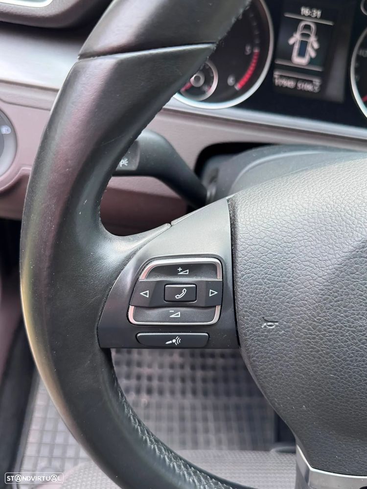 VW Passat Variant 2.0 TDI BlueMotion Comfortline - 34