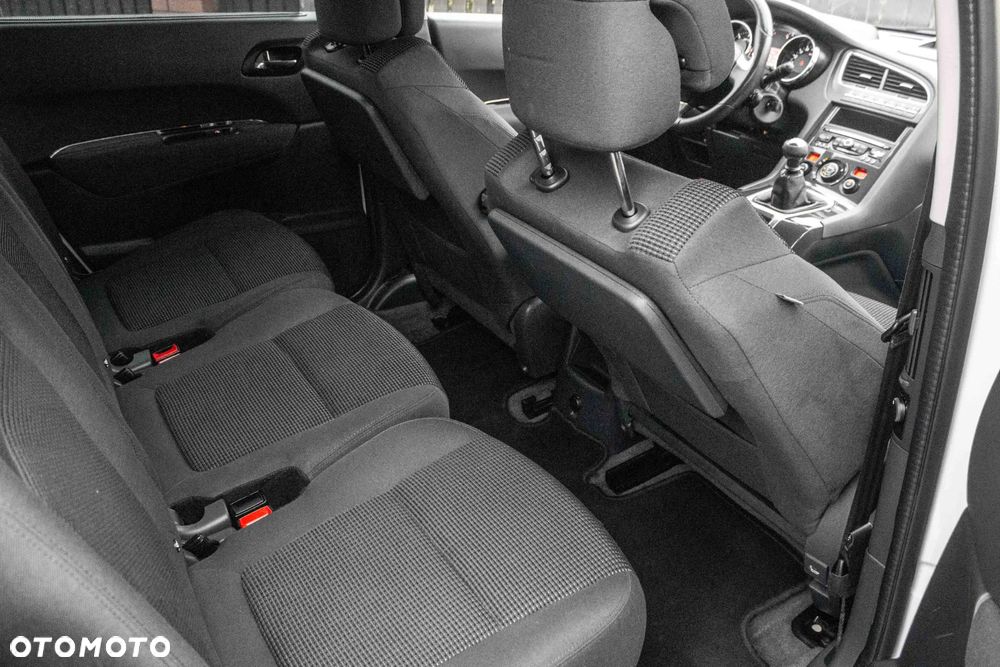 Peugeot 5008 1.6 HDi Access 7os - 24