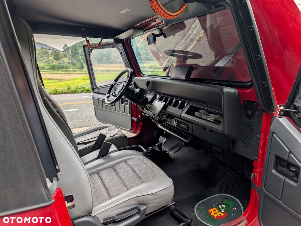 Jeep Wrangler - 22