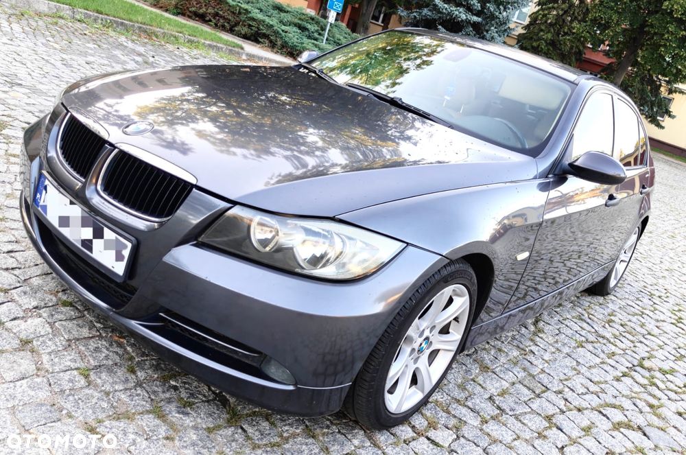 BMW 3 Series 2005 photo 2
