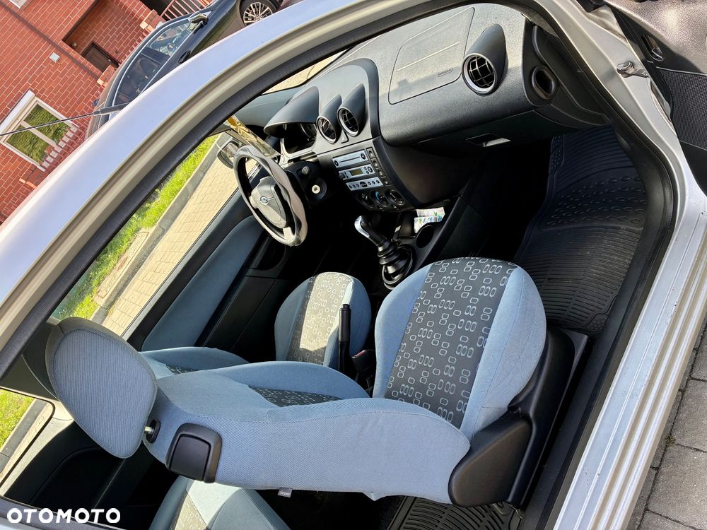Ford Fiesta 1.3 - 10