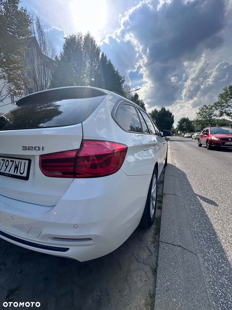 BMW Seria 3 320i Luxury Line sport - 8