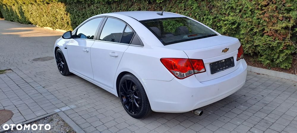 Chevrolet Cruze 1.8 LTZ - 11