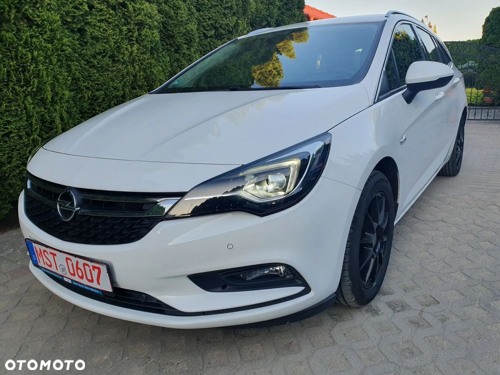 Opel Astra 1.6 D Automatik Start/Stop Innovation - 1