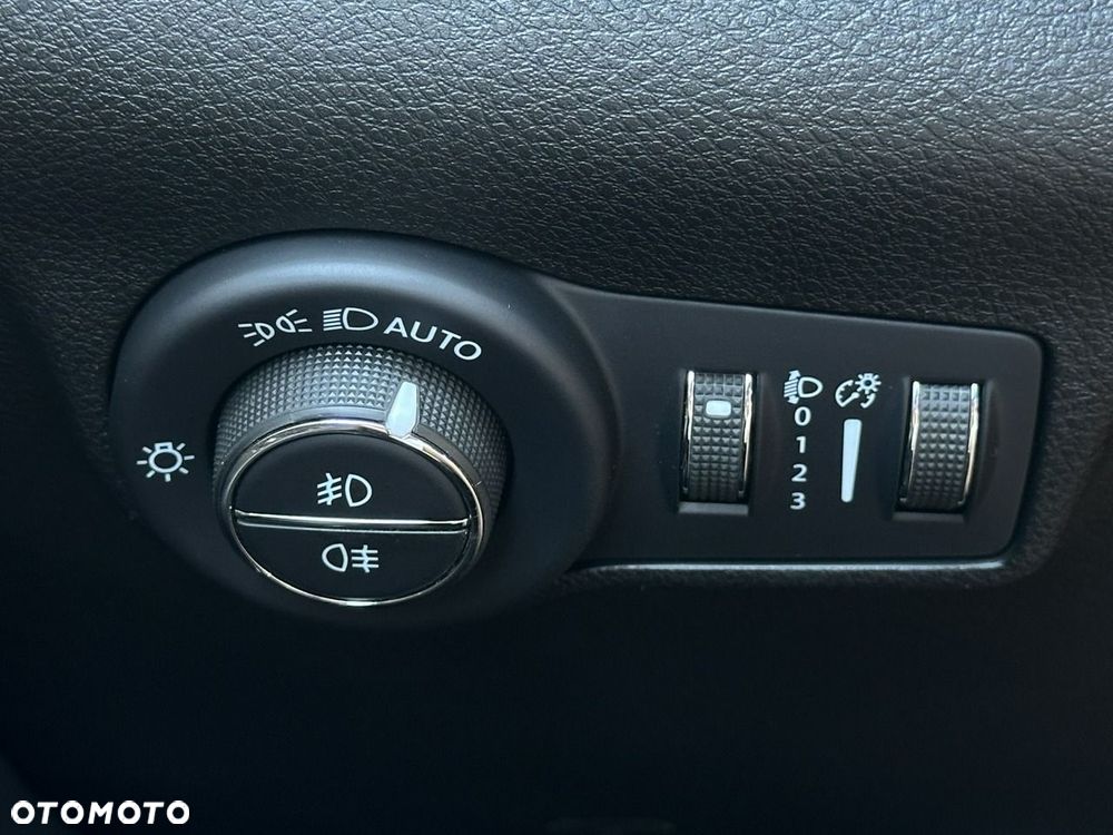 Jeep Compass - 25