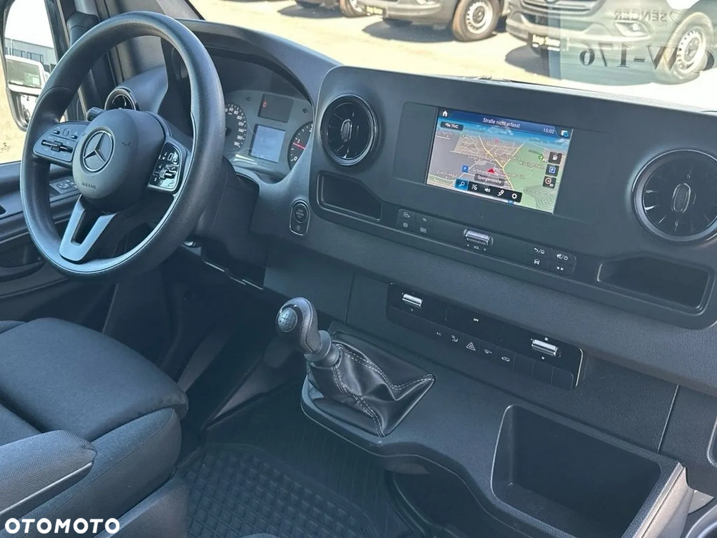 Mercedes-Benz Sprinter - 10