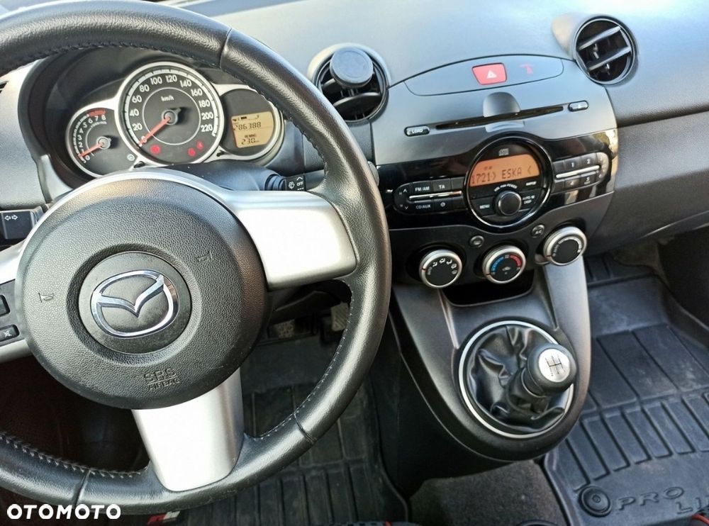 Mazda 2 - 8
