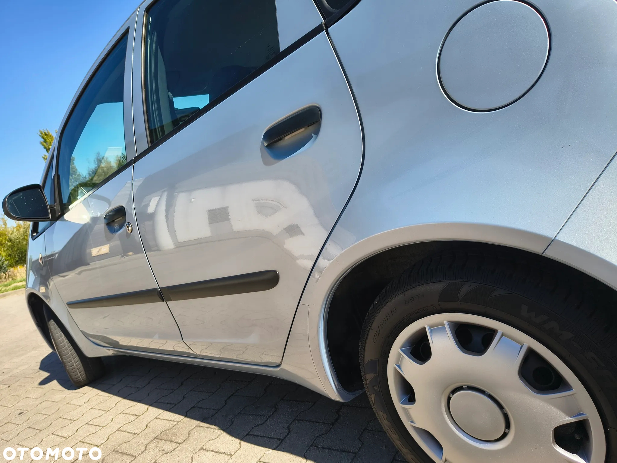 Mitsubishi Colt - 12