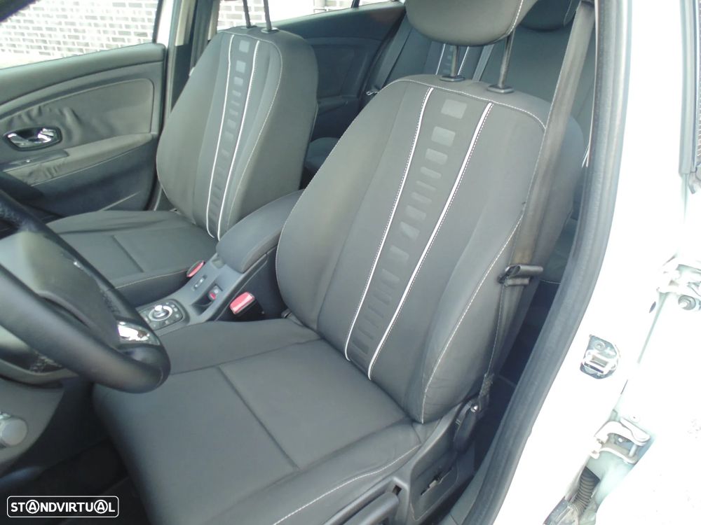 Renault Mégane Sport Tourer 1.5 dCi Luxe SS - 18