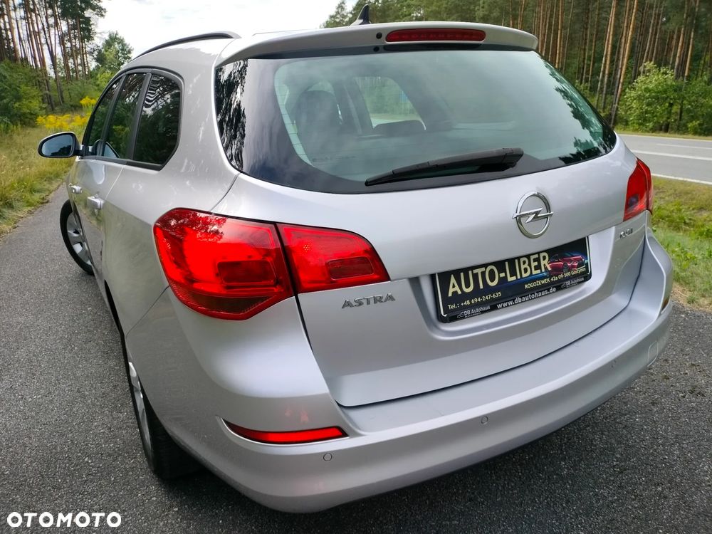 Opel Astra 1.7 CDTI DPF NAVI - 8