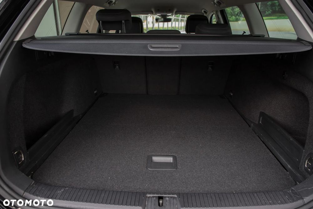 Volkswagen Passat - 38