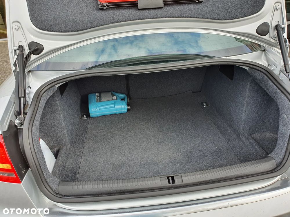 Audi A4 Limousine - 12