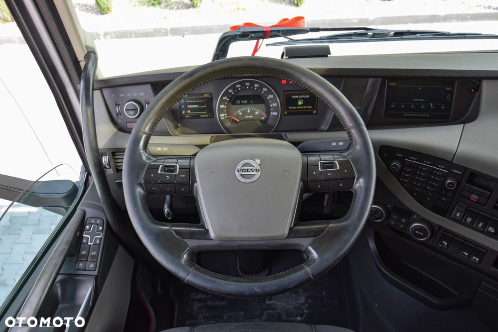 Volvo FH500 / NISKA KABINA / HYDRAULIKA / EURO 6 / ACC / LEDY / ALUFELGI / SERWISOWANY / SPROWADZONY - 22