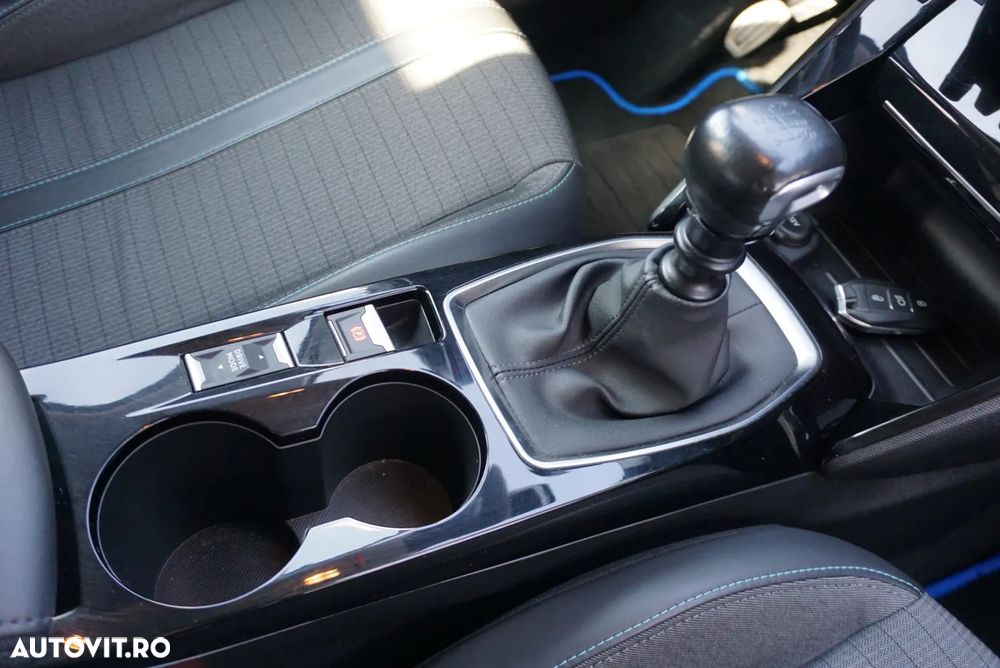 Peugeot 208 PureTech 100 Allure - 11