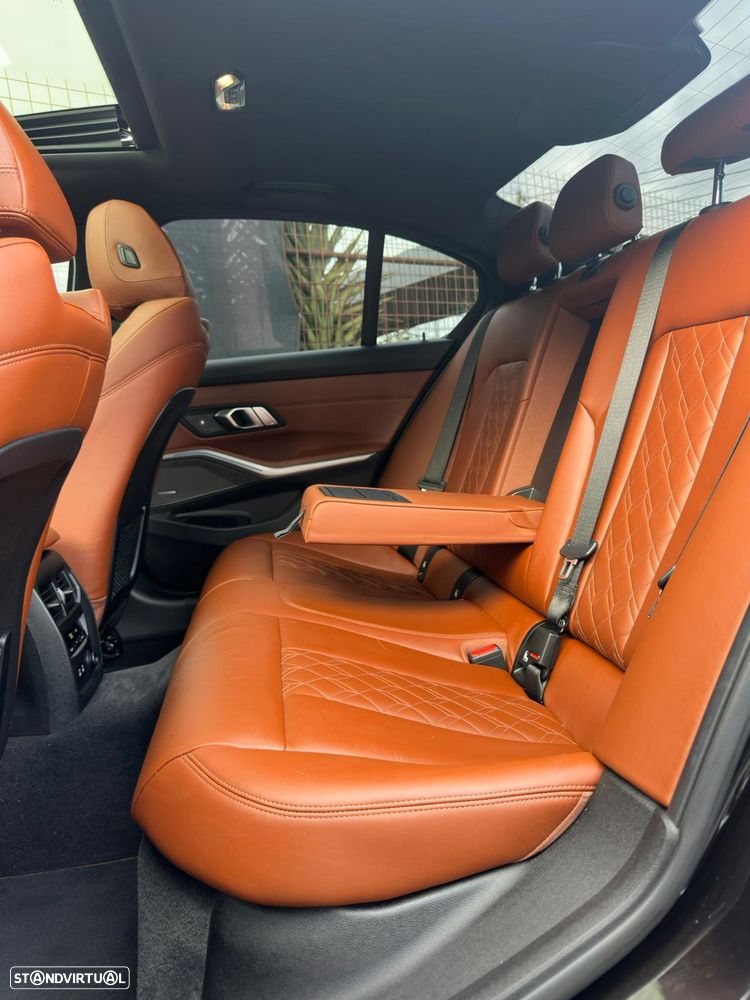 BMW 330 e Aut. Luxury Line - 34