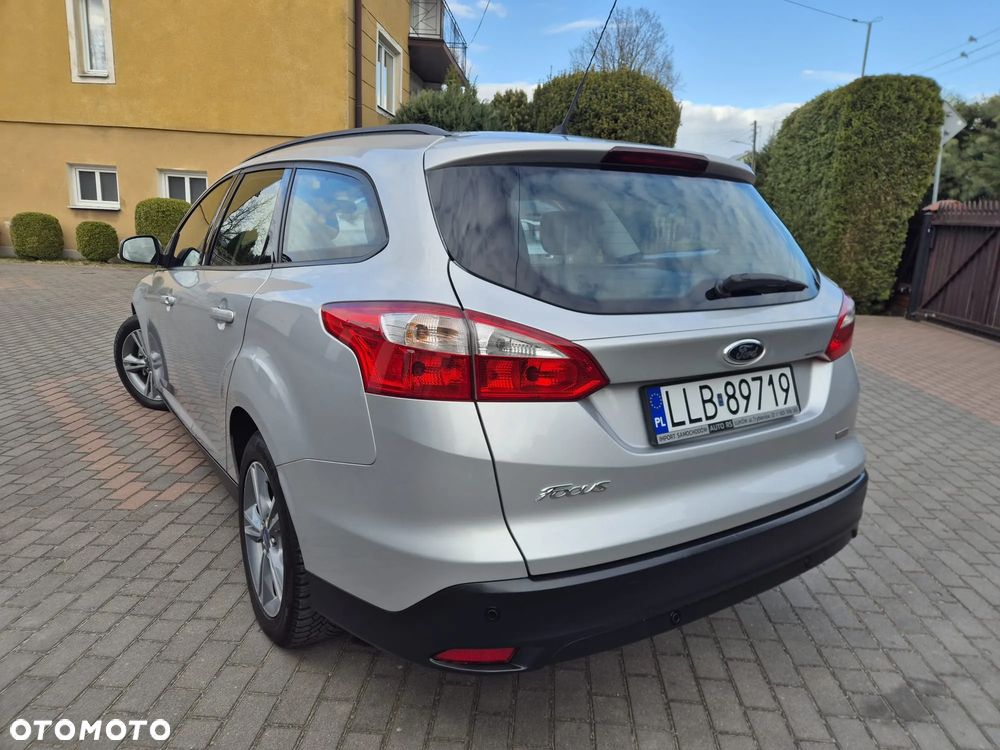 Ford Focus 1.6 TDCi DPF Champions Edition - 6