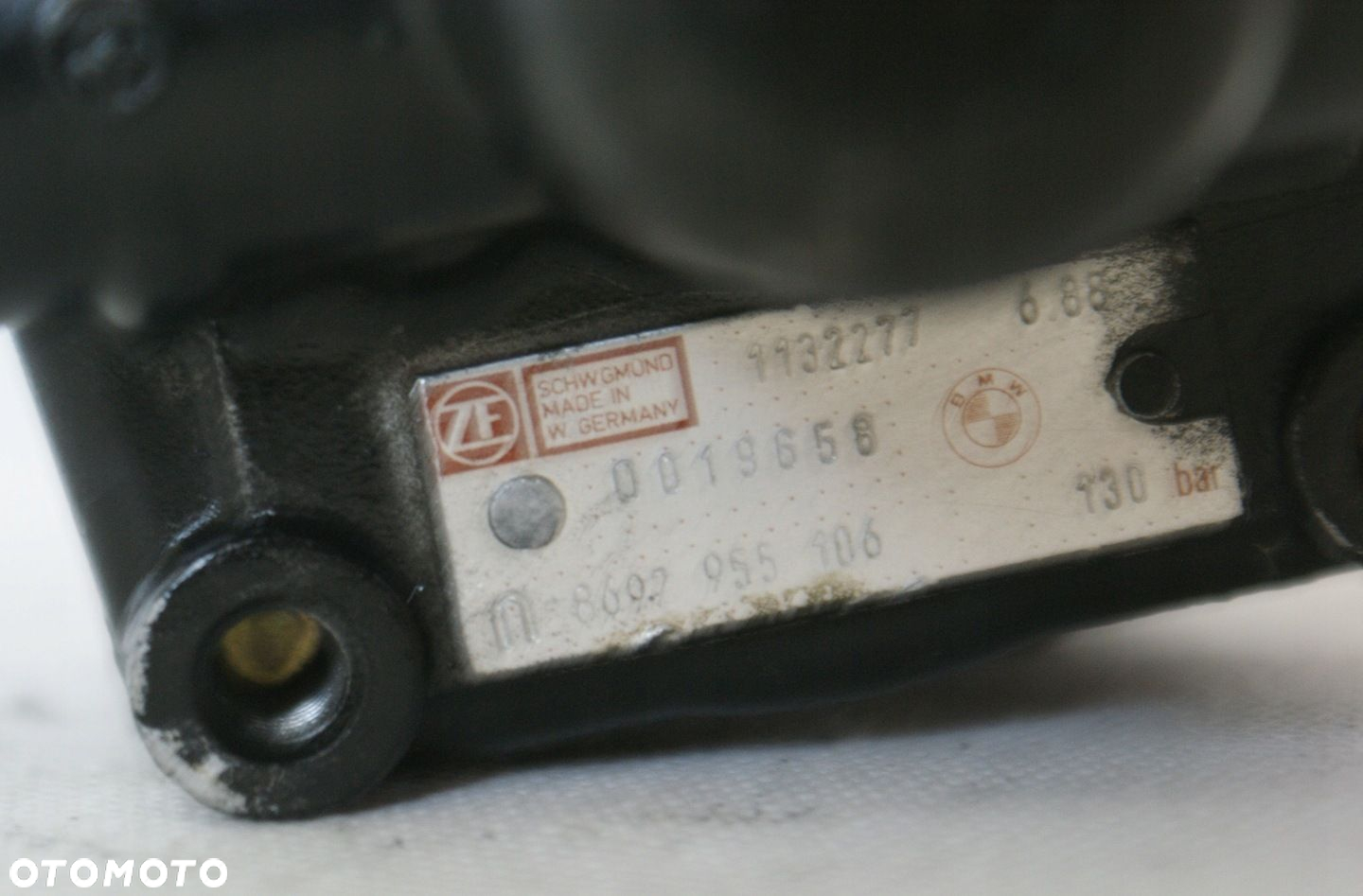 POMPA WSPOMAGANIA BMW 735i / 735iL 750i 1 132 277 - 6