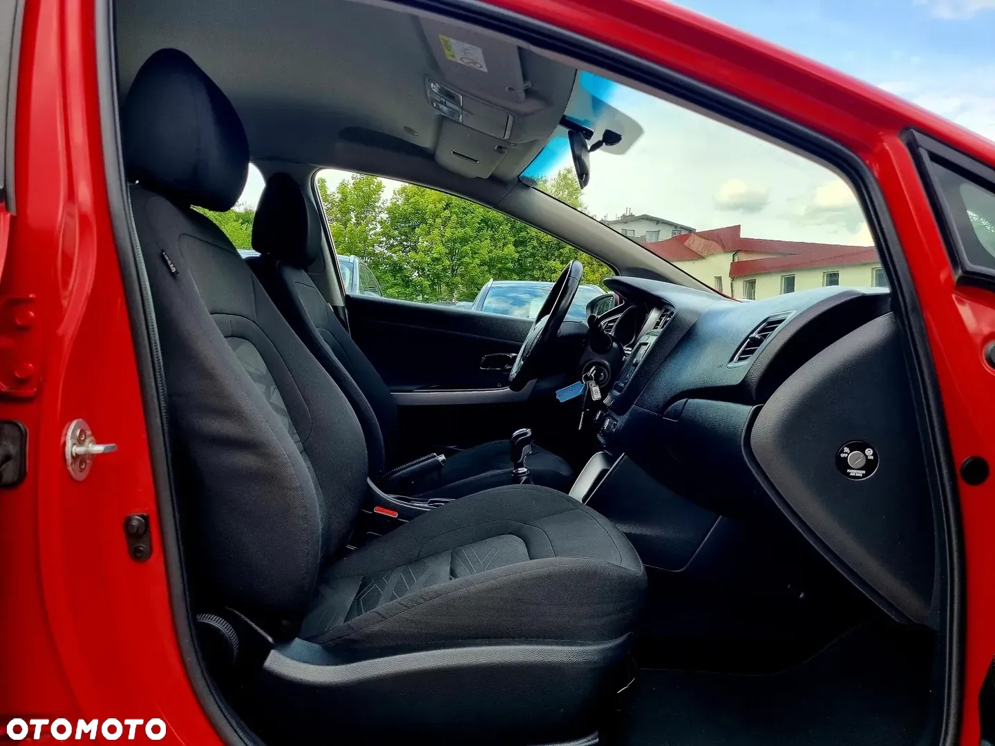 Kia Ceed 1.4 L - 12