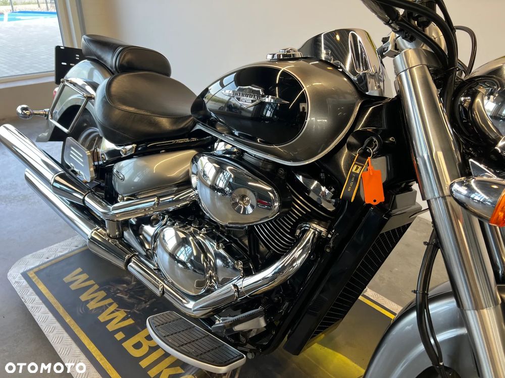 Suzuki Intruder - 22