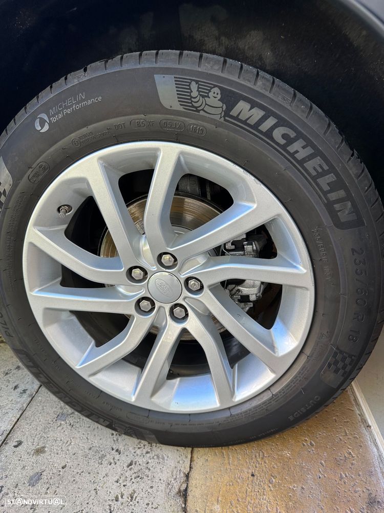 Land Rover Discovery Sport 2.0 eD4 HSE - 32